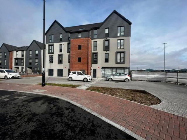 Two Bedroom Apartment In Barry-Close To Beach Exterior foto