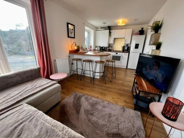 Two Bedroom Apartment In Barry-Close To Beach Exterior foto