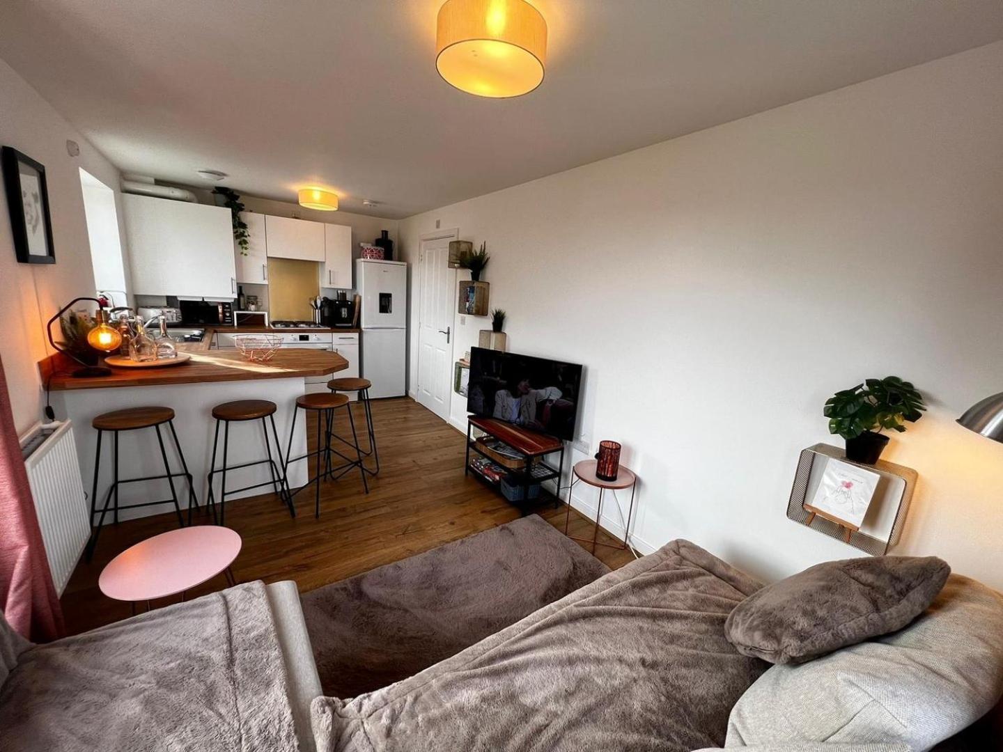 Two Bedroom Apartment In Barry-Close To Beach Exterior foto