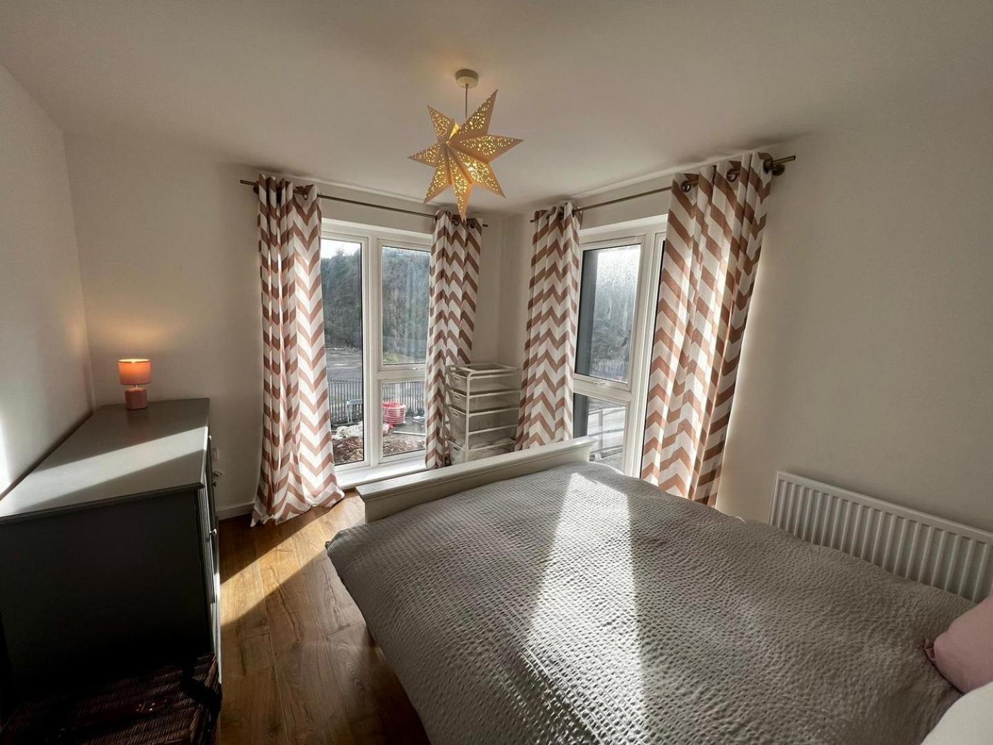 Two Bedroom Apartment In Barry-Close To Beach Exterior foto